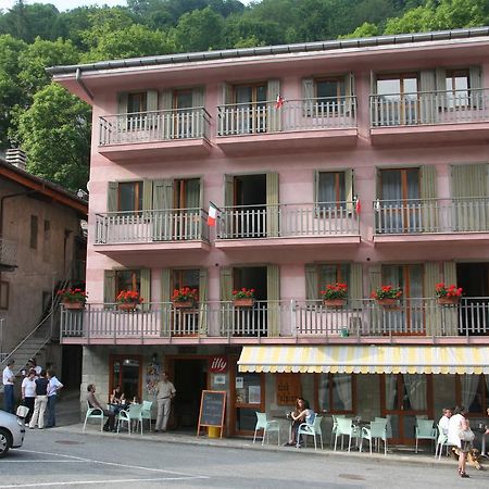 Albergo Club Alpino Crissolo Exteriör bild