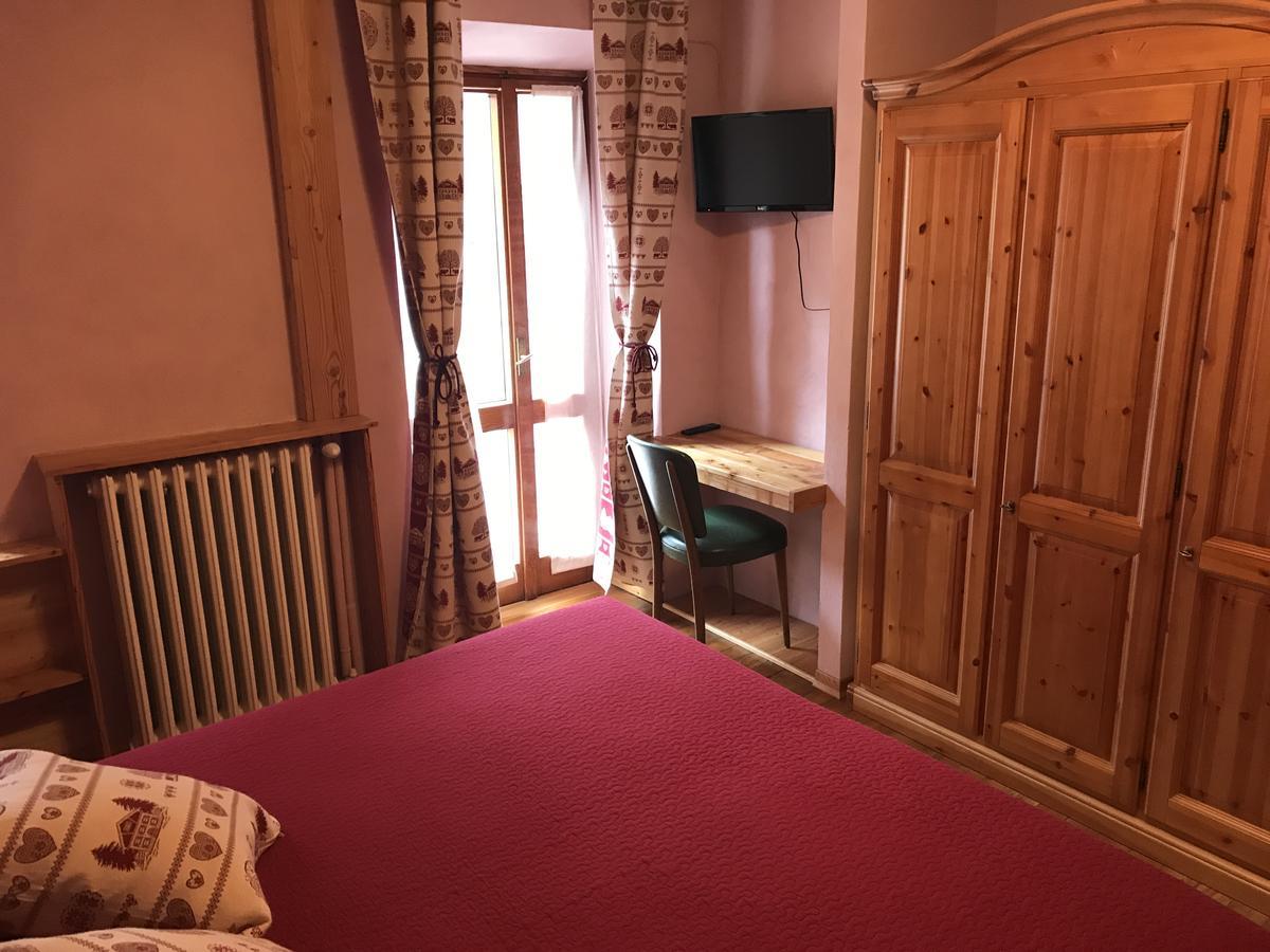 Albergo Club Alpino Crissolo Exteriör bild