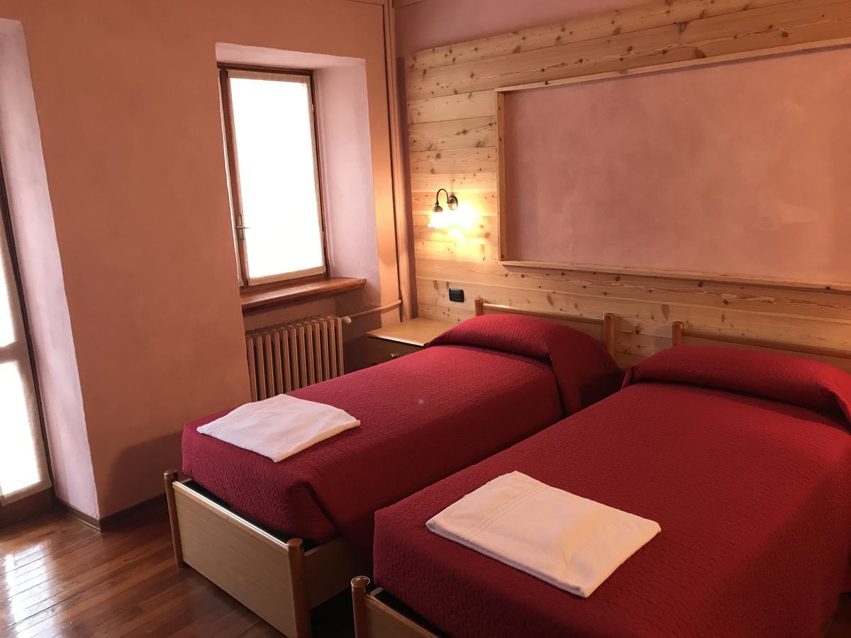 Albergo Club Alpino Crissolo Exteriör bild